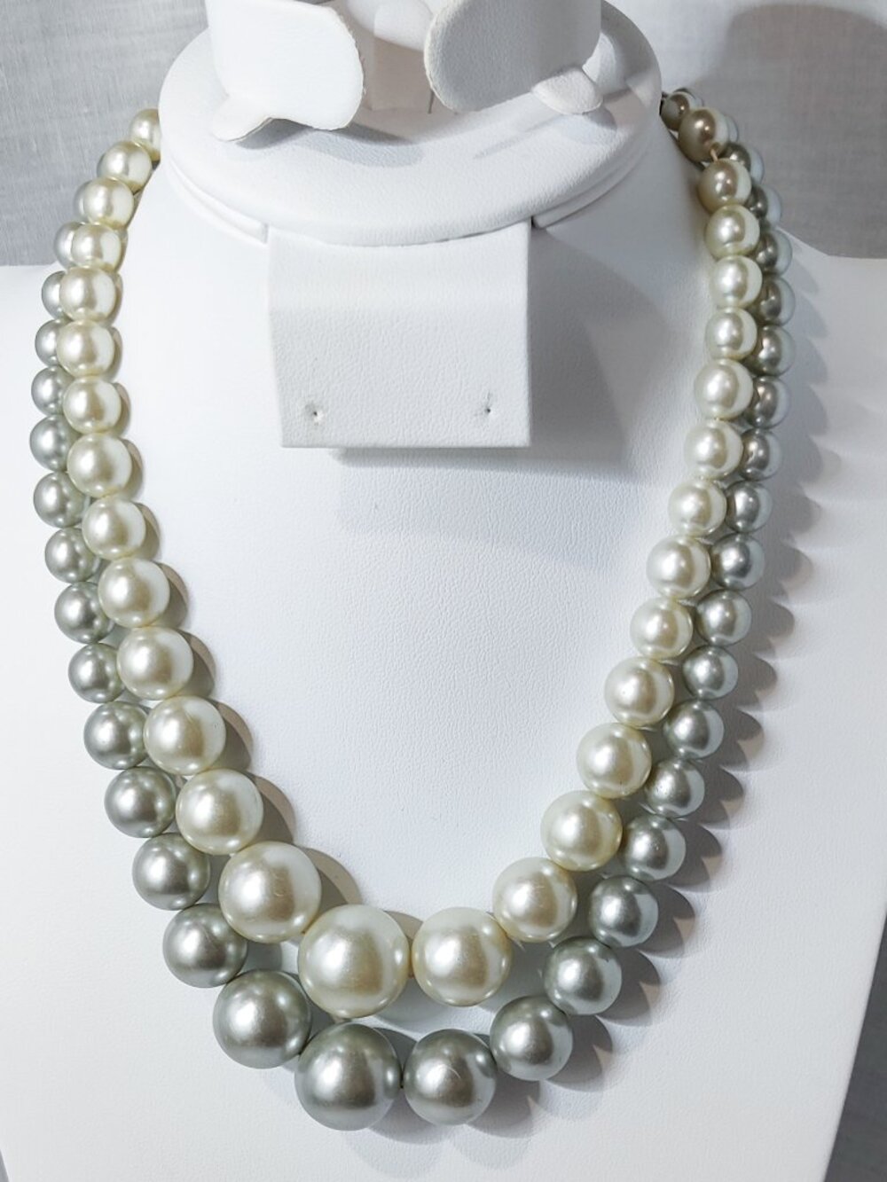 Vintage Japan 2 Strand Faux Pearl Collar Necklace Cream Silver Beaded